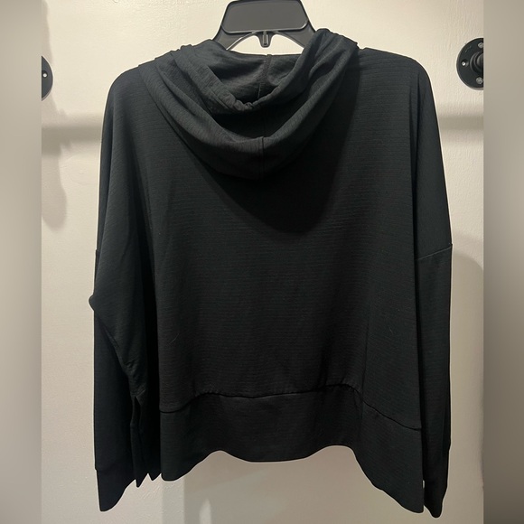 Mondetta Performance Luxury Black Top - Picture 2 of 6